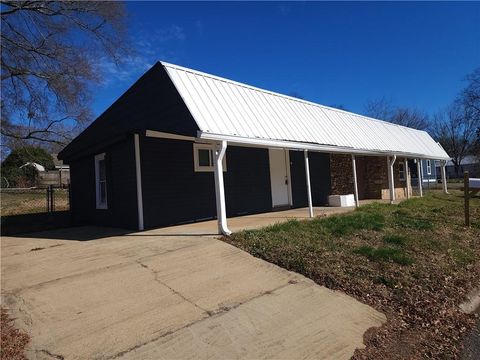 Single Family Residence in Rome GA 31 E 16th Street.jpg
