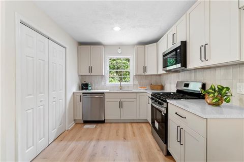 Single Family Residence in Canton GA 160 Pine Grove Drive 1.jpg