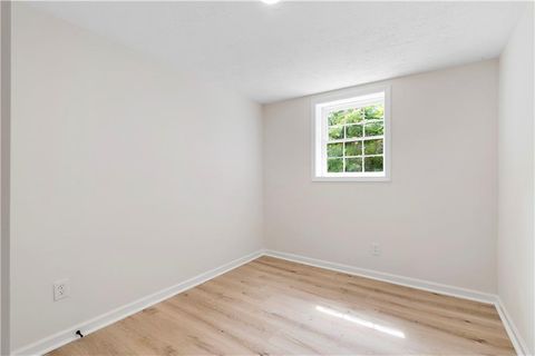 Single Family Residence in Canton GA 160 Pine Grove Drive 23.jpg