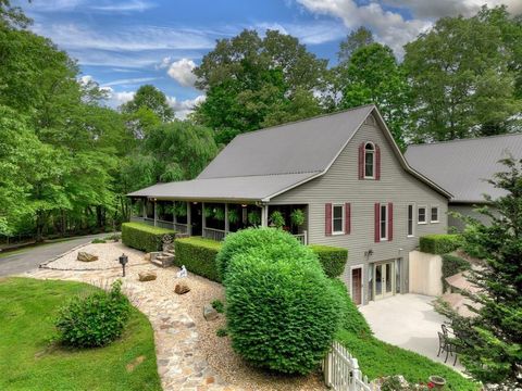 Single Family Residence in Blue Ridge GA 270 Stone Lane.jpg
