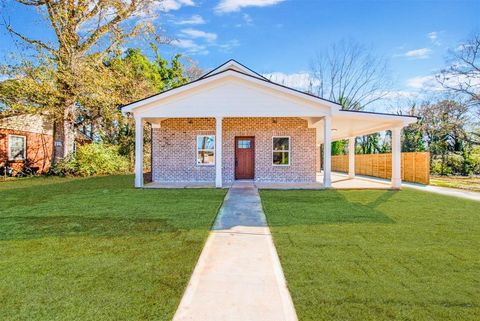 Single Family Residence in Monroe GA 112 E Fambrough Street.jpg