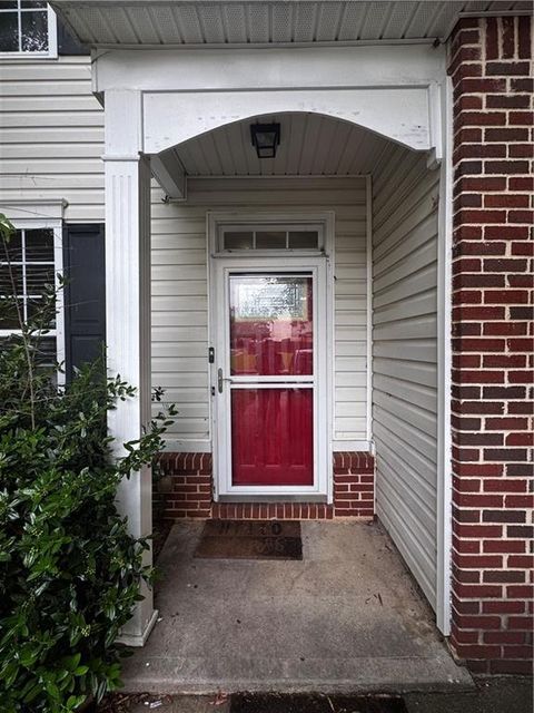Single Family Residence in Union City GA 4018 Carisbrook Drive.jpg