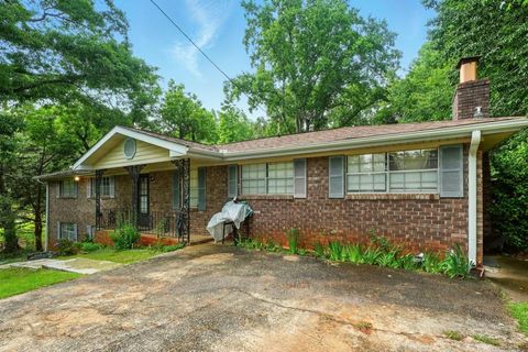 Single Family Residence in Douglasville GA 6126 Knights Lane.jpg