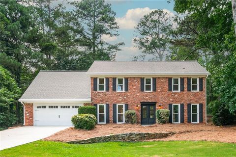 Single Family Residence in Roswell GA 3375 Rivendell Court.jpg