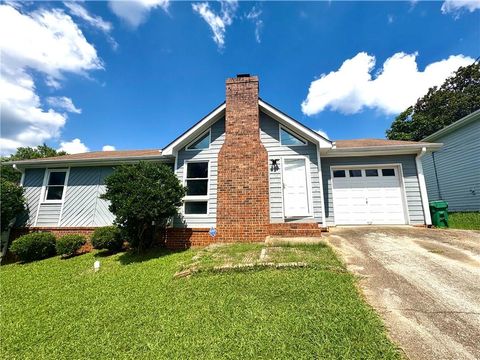 Single Family Residence in Lithonia GA 2073 Marbut Lane.jpg