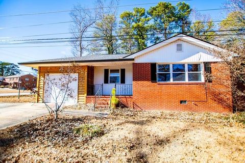 Single Family Residence in Lithia Springs GA 6531 Temple Street.jpg