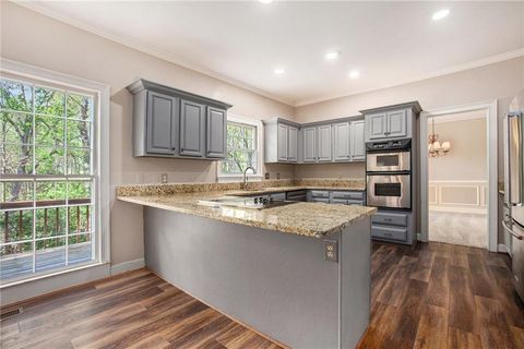 Single Family Residence in Alpharetta GA 5145 Southlake Drive 13.jpg