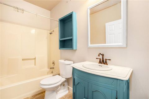 Single Family Residence in Alpharetta GA 5145 Southlake Drive 32.jpg