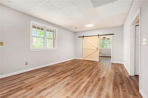 Single Family Residence in Alpharetta GA 5145 Southlake Drive 33.jpg