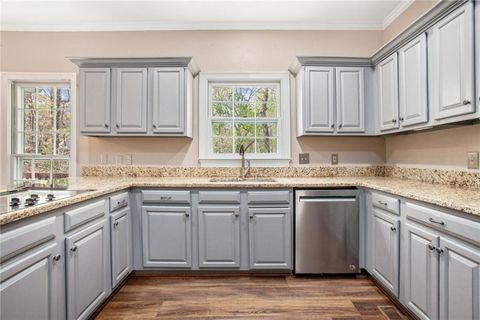 Single Family Residence in Alpharetta GA 5145 Southlake Drive 12.jpg