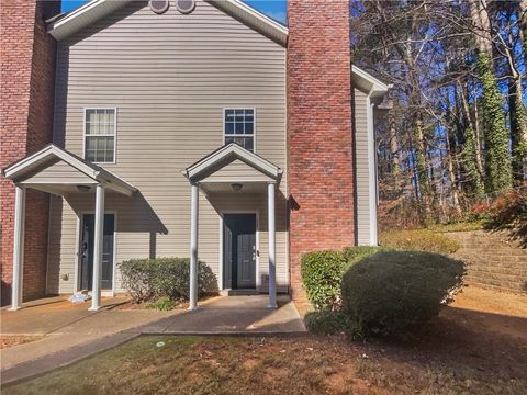 Condominium in Norcross GA 5431 Village Green Square.jpg