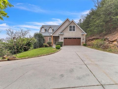 Single Family Residence in Dalton GA 2015 Eagle Point Drive.jpg