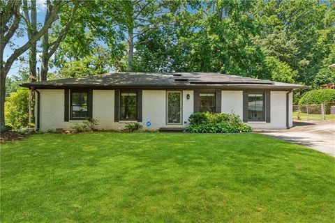 Single Family Residence in Norcross GA 606 Lancelot Drive.jpg