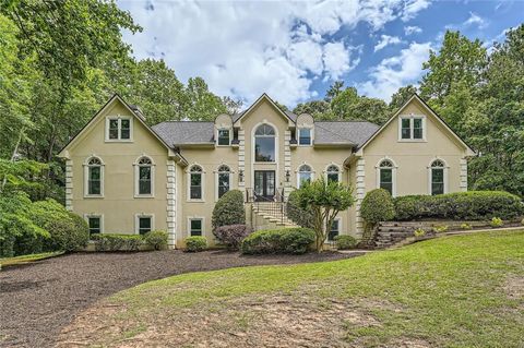 Single Family Residence in Roswell GA 5940 Plantation Drive.jpg