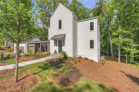 Single Family Residence in Roswell GA 135 Cedarwood Lane.jpg