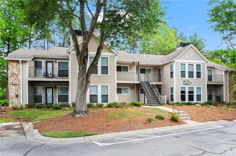 Condominium in Roswell GA 1214 Lake Pointe Circle.jpg