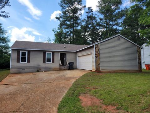Single Family Residence in Morrow GA 1094 Reynolds Court.jpg
