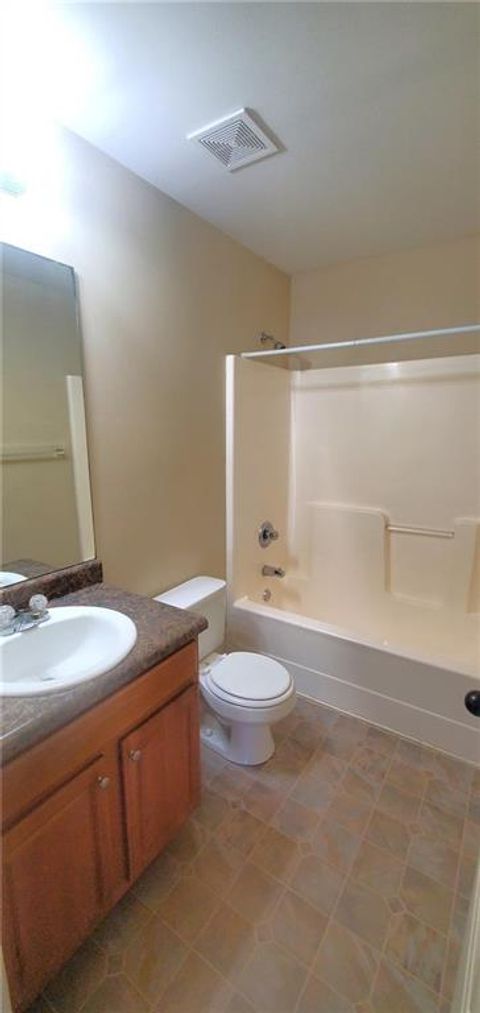 Single Family Residence in Villa Rica GA 237 summergate Lane 32.jpg