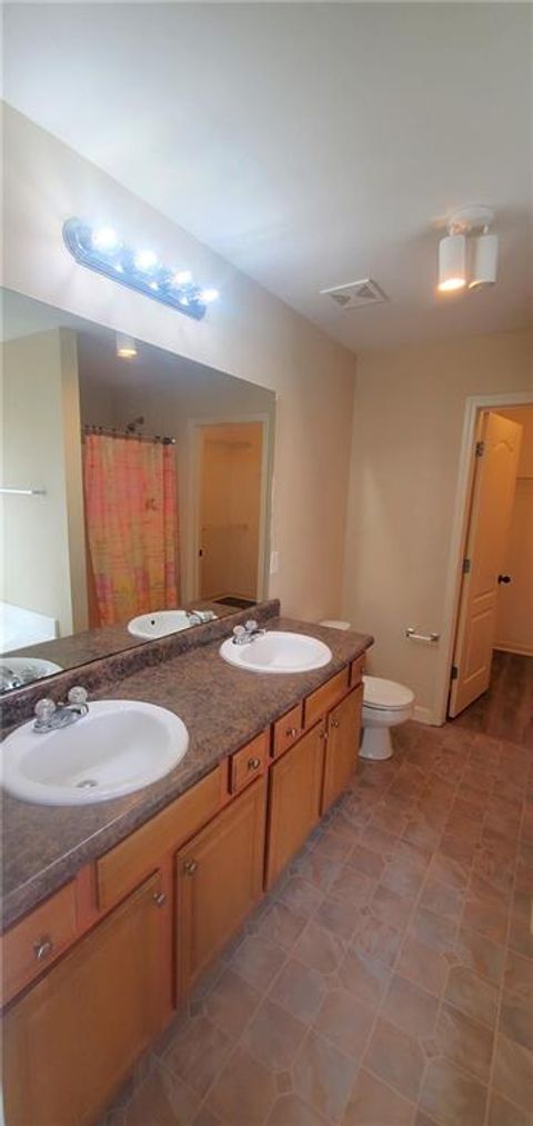 Single Family Residence in Villa Rica GA 237 summergate Lane 23.jpg