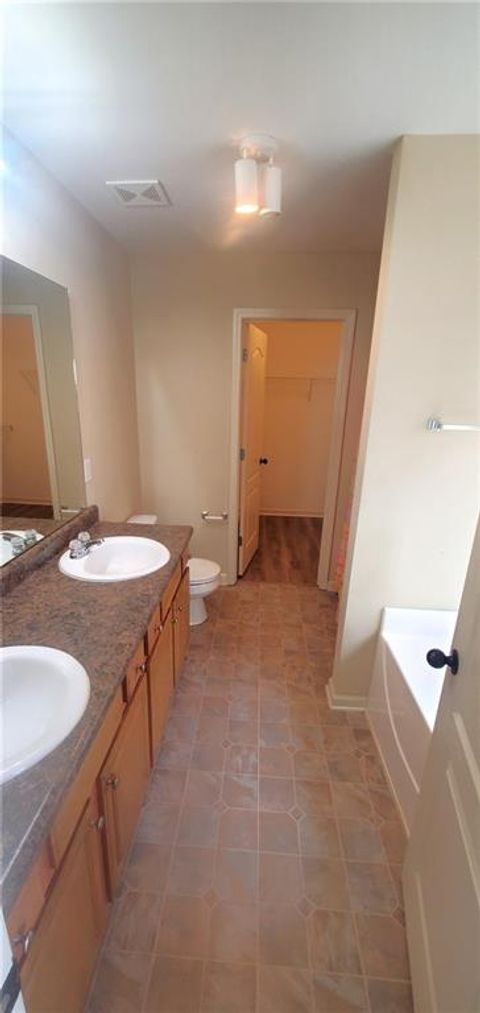 Single Family Residence in Villa Rica GA 237 summergate Lane 22.jpg