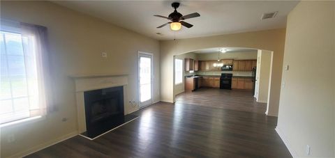 Single Family Residence in Villa Rica GA 237 summergate Lane 12.jpg