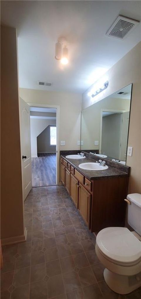 Single Family Residence in Villa Rica GA 237 summergate Lane 25.jpg