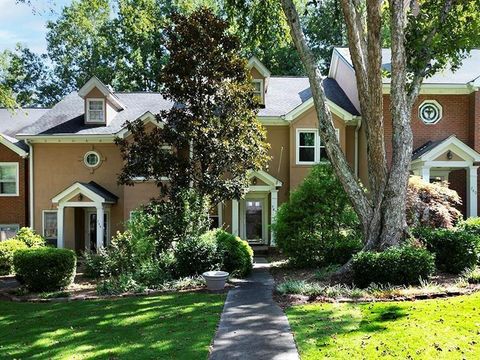 Townhouse in Marietta GA 742 OLDE TOWNE Lane.jpg