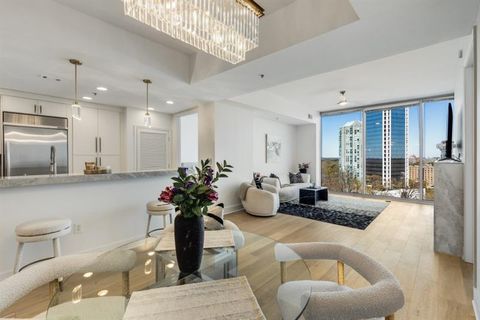 Condominium in Atlanta GA 2795 Peachtree Road #1305.jpg