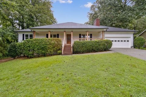 Single Family Residence in Sugar Hill GA 5557 Pinedale Circle.jpg