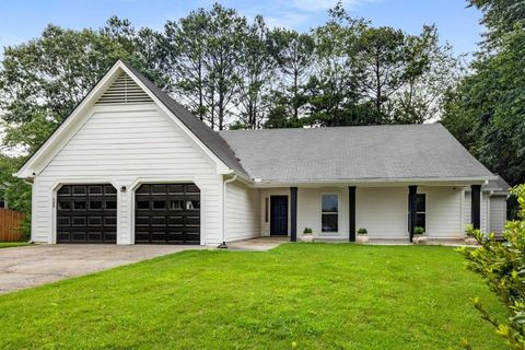 Single Family Residence in Alpharetta GA 5315 Bentley Hall Drive.jpg