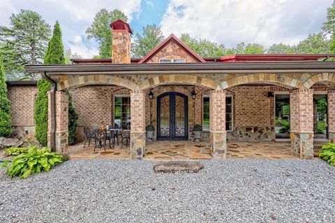 Single Family Residence in Rabun Gap GA 1422 Wolffork Road.jpg