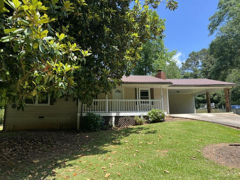 Single Family Residence in Winston GA 6512 Executive Drive.jpg
