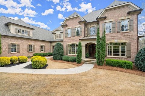 Single Family Residence in Roswell GA 13142 Overlook Pass.jpg