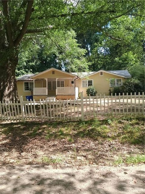 Single Family Residence in Union City GA 5135 Hilltop Drive.jpg