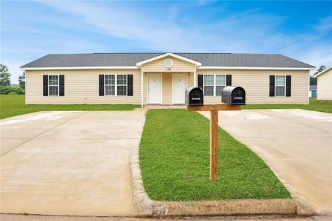 Duplex in Fort Valley GA 114 Ronald Pride Blvd.jpg