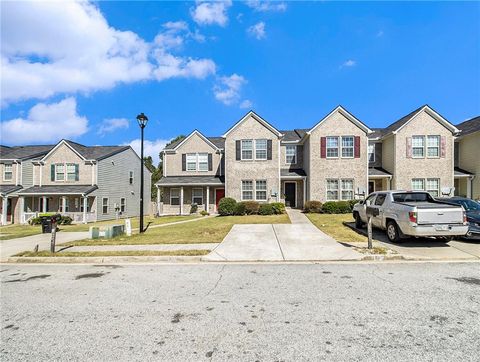 Townhouse in Rex GA 6247 Ellenwood Drive 4.jpg