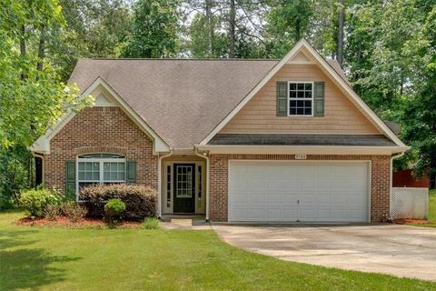 Single Family Residence in Villa Rica GA 8166 N Pine Cone Drive.jpg