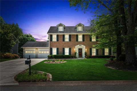 Single Family Residence in Marietta GA 2724 Saddle Ridge Lake Drive.jpg