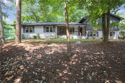 Single Family Residence in Dunwoody GA 2445 Kings Point Drive.jpg