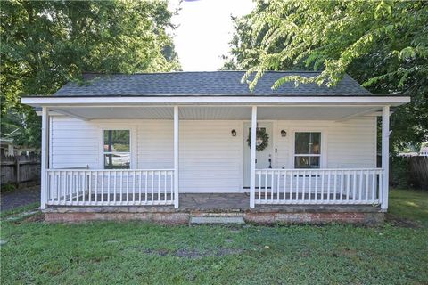 Single Family Residence in Aragon GA 19 Walnut Street.jpg