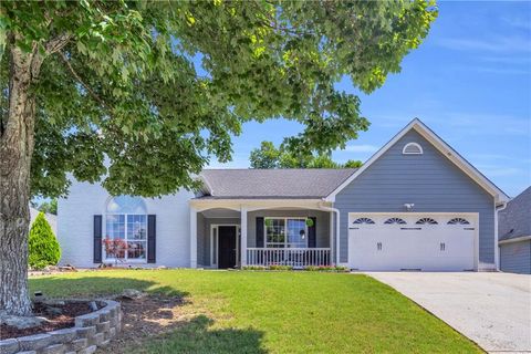 Single Family Residence in Suwanee GA 499 Running Doe Court.jpg