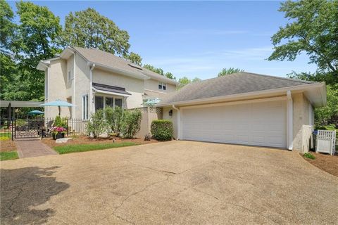 Single Family Residence in Roswell GA 2610 Links End.jpg