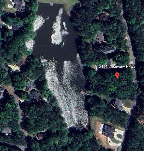 Single Family Residence in Villa Rica GA 2114 Lakeview Parkway.jpg