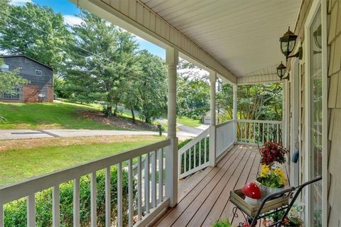Single Family Residence in Cartersville GA 11 Chestnut Street 4.jpg