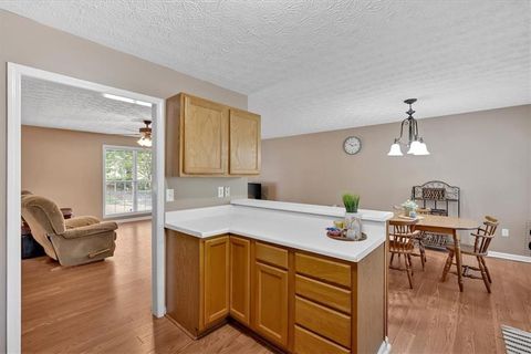 Single Family Residence in Cartersville GA 11 Chestnut Street 16.jpg