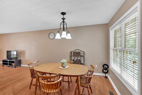Single Family Residence in Cartersville GA 11 Chestnut Street 13.jpg