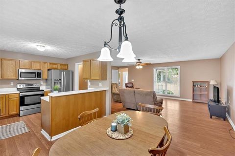 Single Family Residence in Cartersville GA 11 Chestnut Street 12.jpg