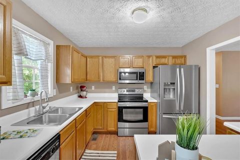 Single Family Residence in Cartersville GA 11 Chestnut Street 14.jpg