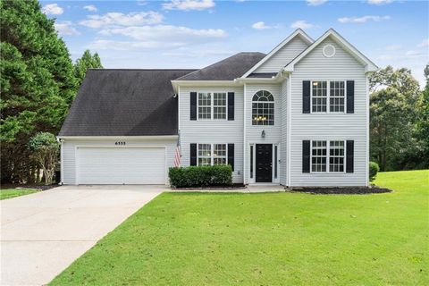 Single Family Residence in Cumming GA 6555 Glen Pond Trace.jpg