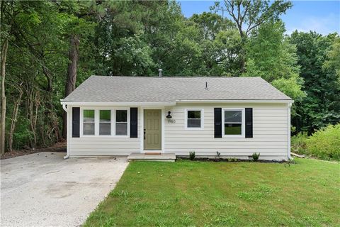 Single Family Residence in Smyrna GA 1980 Oakdale Court.jpg